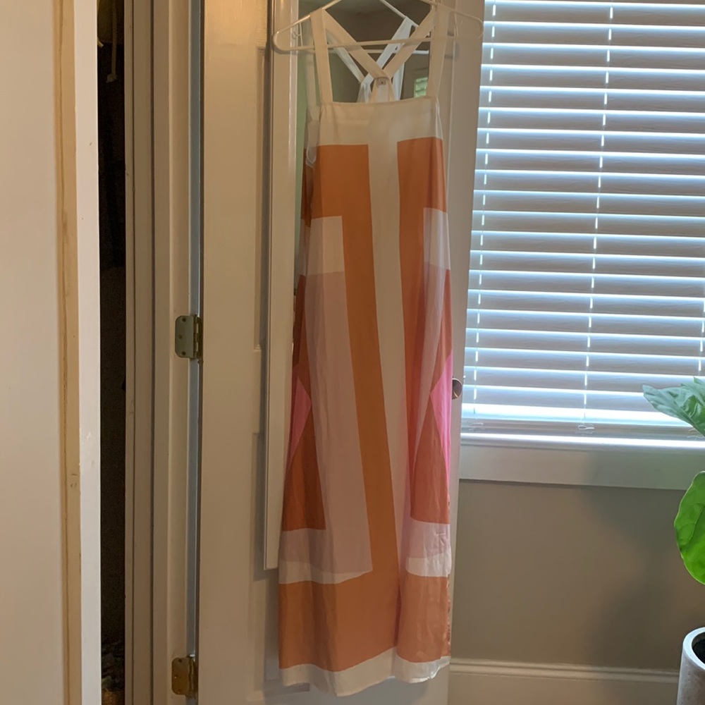 Size S patterned dress